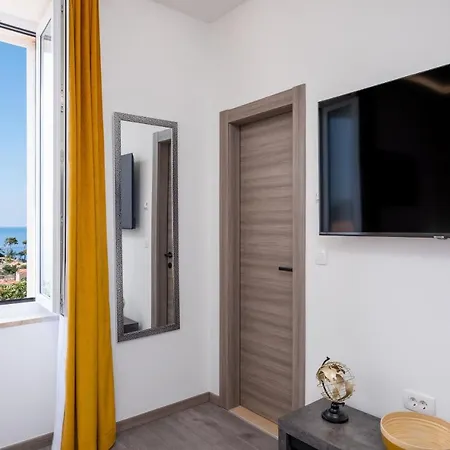 Fantasy Apartment *